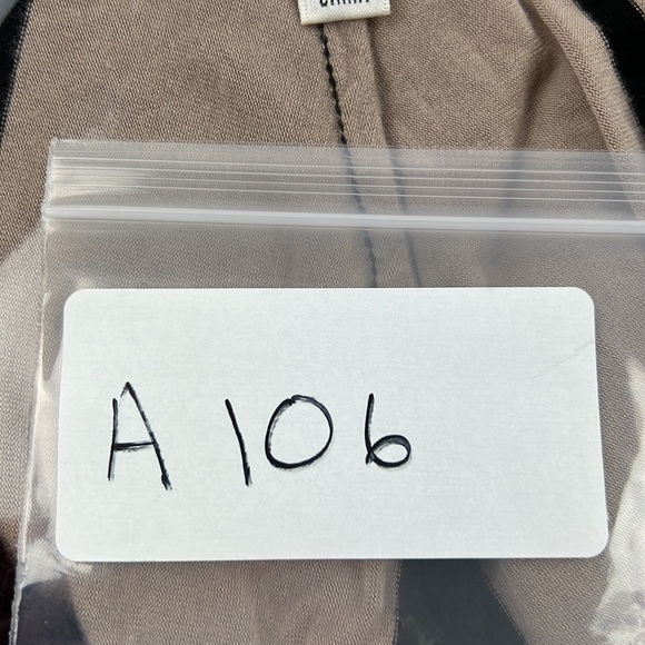 Max Studio Sleeveless V NeckTank Top - Picture 8 of 8